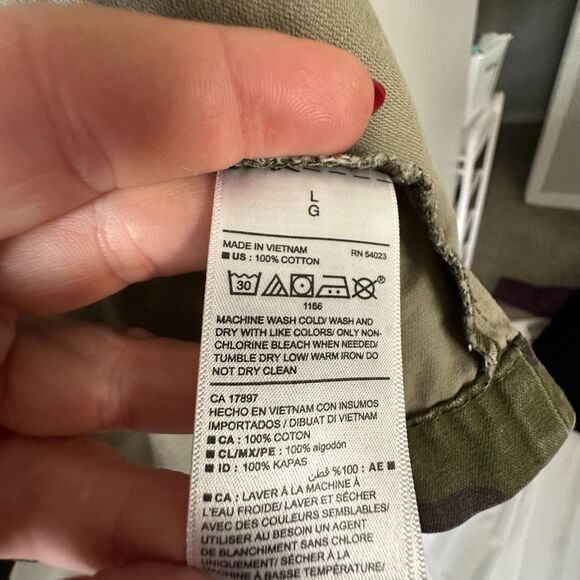 Old Navy Women's Camo Utility Jacket Size L - Picture 5 of 5